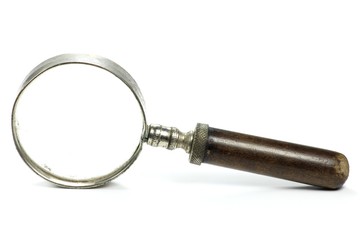 alte Lupe isoliert auf weißem Hintergrund