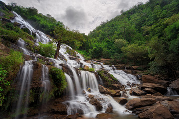Obraz na płótnie Canvas Mae Ya Waterfall, Doi Inthanon National Park, Chiang Mai, Thaila