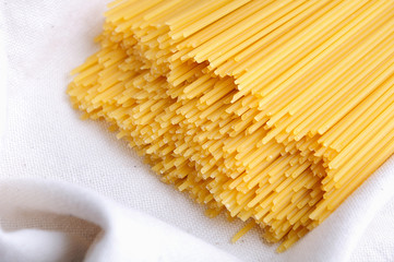 raw spaghetti