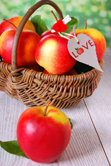 I love apples