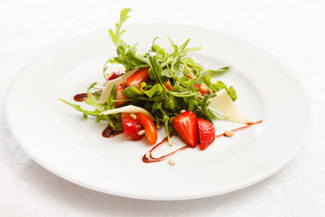 salad with strawberries