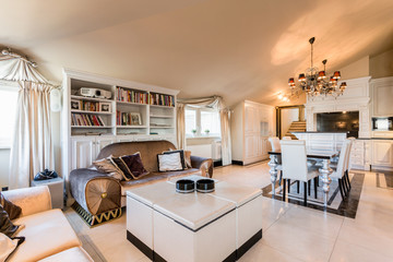 Spacious apartment in baroque style