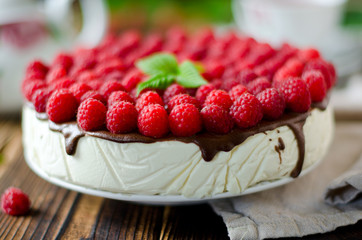 Cheesecake with raspberry and chocolate