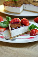 cheesecake with strawberries