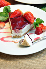 cheesecake with strawberries