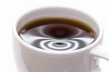 Kaffee in weißer Tasse