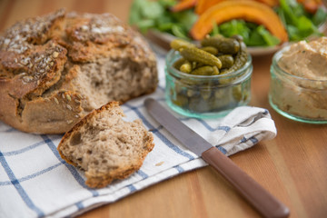 Frisches Vollkornbrot