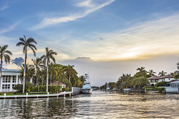 luxurious waterfront homes and yachts at the canal in Fort Laude