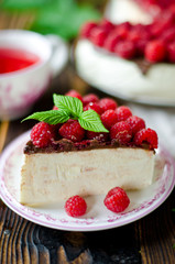 Cheesecake with raspberry and chocolate