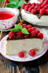 Cheesecake with raspberry and chocolate