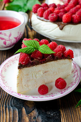Cheesecake with raspberry and chocolate