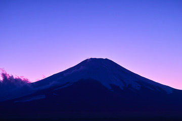 夕暮れの富士山