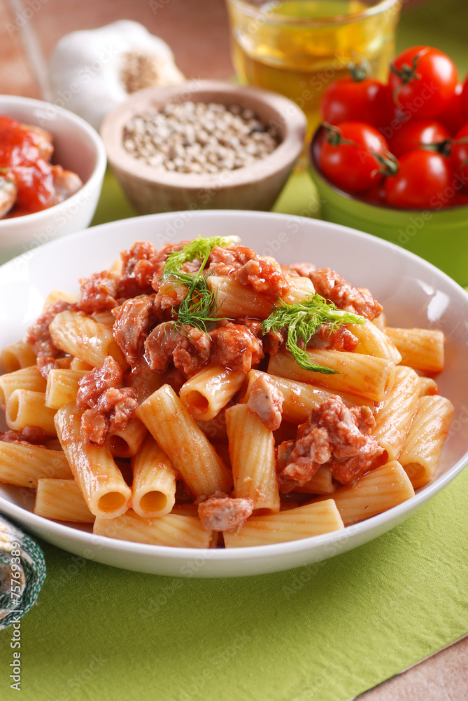 Canvas Prints rigatoni con ragù di salsiccia di maiale