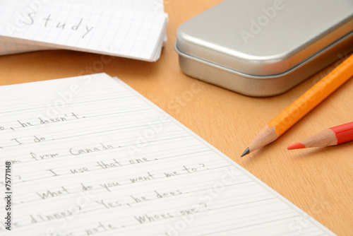 英語教育イメージ 机の上の英語のノート Wall Mural Takasu 英語教育イメージ 机の上の英語のノート Wall Mural Takasu