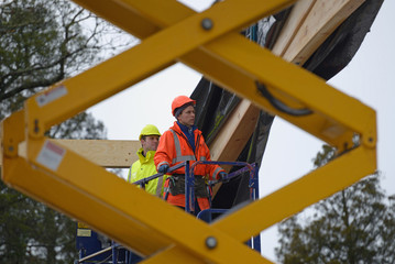 builders on top