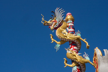 Fototapeta premium Dragon statue in temple