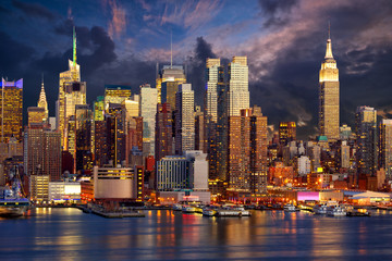 Manhattan Midtown skyline bij schemering, New York
