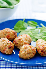 baked meatballs with pepper and spinach