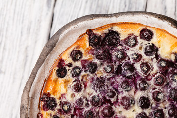 cake with blueberries
