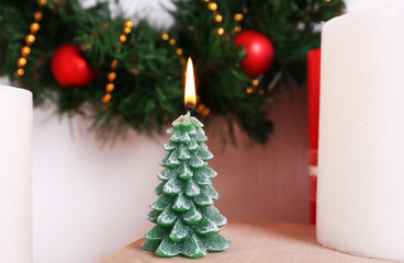 Christmas decoration with wreath and candles