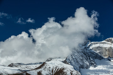 Mountain scenery in Himalaya, on an autumn sunny day