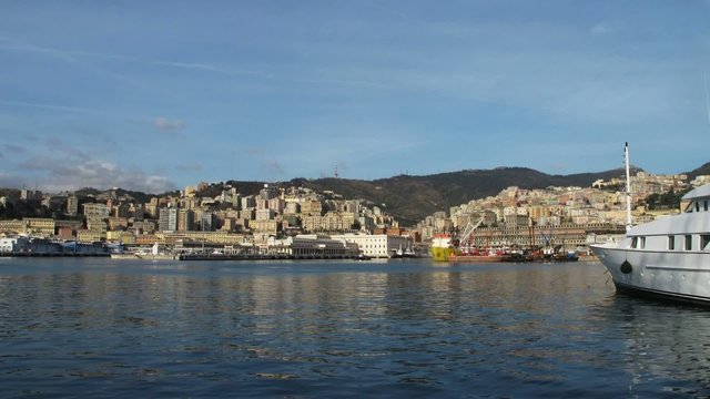 Yacht nel porto di Genova