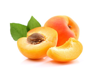 Ripe apricots with slice - obrazy, fototapety, plakaty