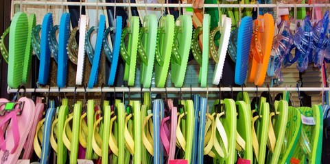 Bunte Badeschuhe