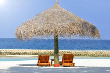 Photo sur Plexiglas Plage blanche de Boracay Deux salons sur une magnifique plage de sable blanc aux Maldives