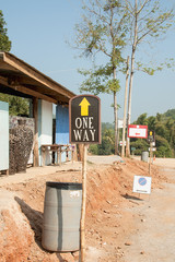 One way traffic sign