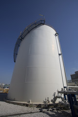 Tank container
