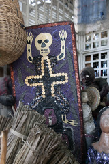 Voodoo-Artikel im Marché de Fer, Port-au-Prince, Haiti