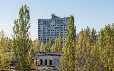 Apartment house in Pripyat town, Chernobyl Zone of Alienation - obrazy, fototapety, plakaty
