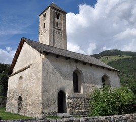 Fototapeta na wymiar St. Benedikt in Mals, Südtirol, Vinschgau