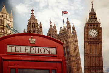 Fototapeta premium London landmark symbols collage with retro filter