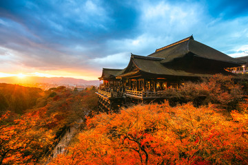 Obraz premium Świątynia Kiyomizu-dera w Kioto w Japonii