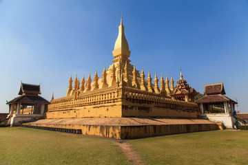 Fototapeta na wymiar Wat Phra That Luang