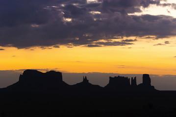 Sonnenaufgang im Monument Valley, USA