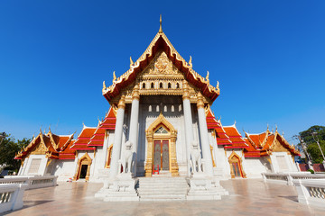 Fototapeta premium Wat Benchamabophit oder auch Marmortempel in Bangkok