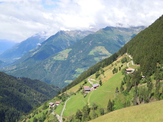 Fototapeta na wymiar Südtirol, Alm Videgg