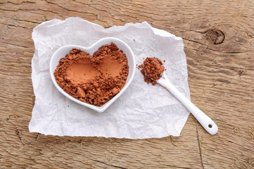 cocoa powder in shape of heart