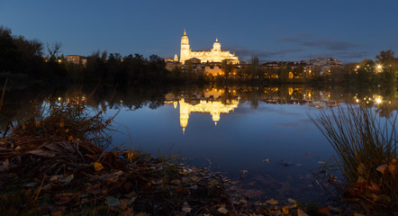 Naklejka premium Night view of Salamanca