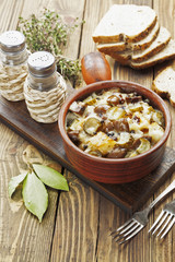 Kidney, stewed with potatoes and pickles