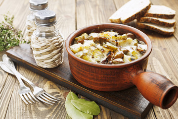 Kidney, stewed with potatoes and pickles