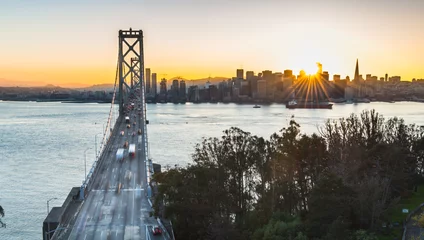  Bay Bridge en San Francisco tijdens het beste moment © srongkrod