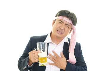 ビールを飲みすぎたサラリーマン