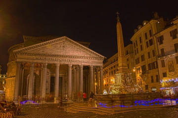 Fototapeta na wymiar roma pantheon by night hdr