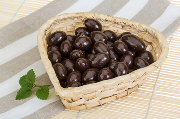 Obraz premium Almond in chocolate