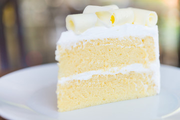 White chocolate cake