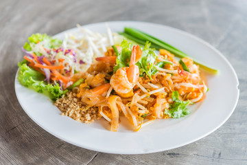 Pad thai